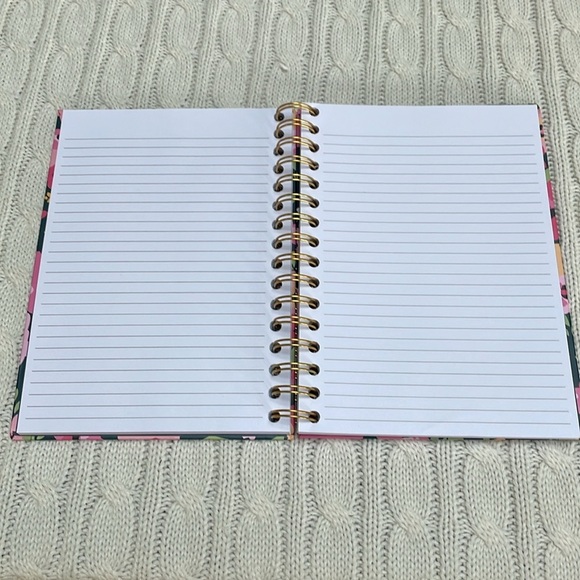 NWOT Spiral bound floral journal diary blank pages. 8.25 x6.5” 3/4” thick. - Picture 6 of 11